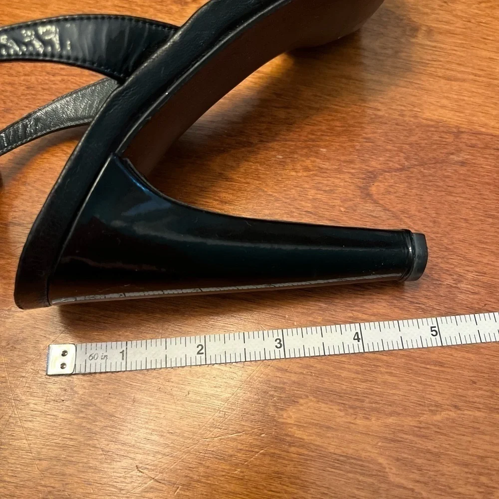 Stuart Weitzman Heels EUC Black Size 7 Peep Toe with Tiny Bow Chic Classic Elega